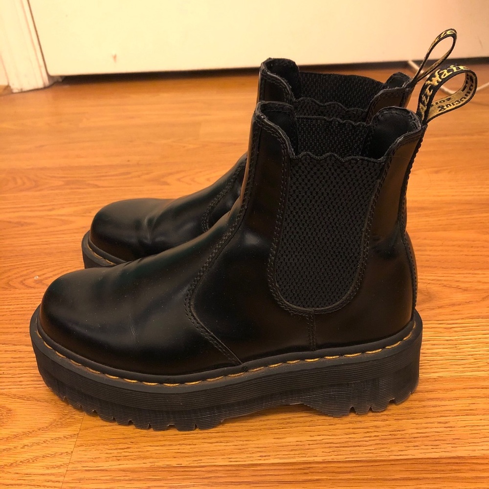 Dr. Martens 2976 Quad Chelsea Boot